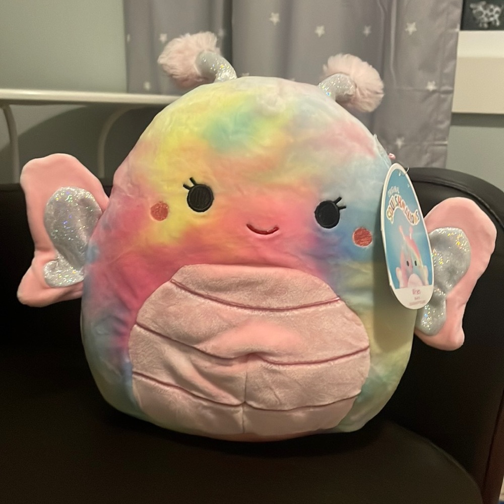 NWT Wren Squishmallow 8”